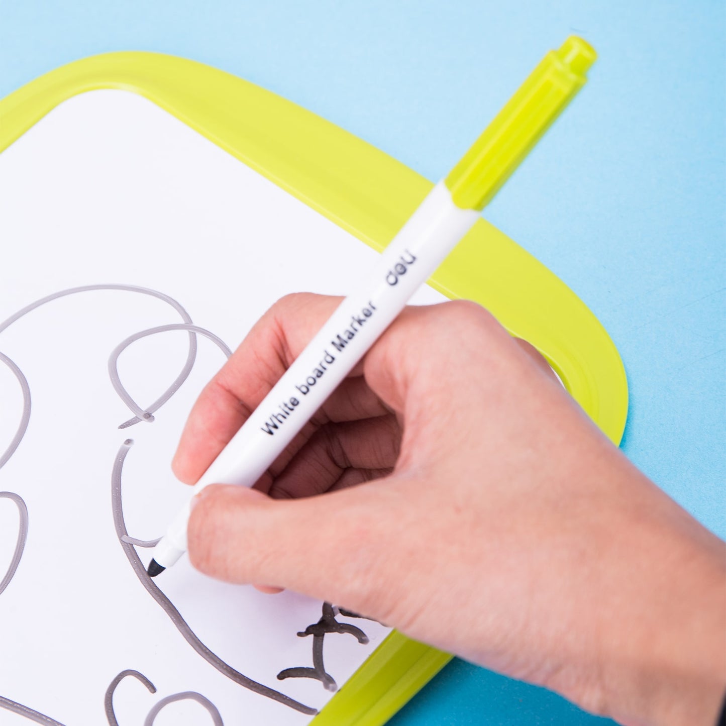 WHITEBOARD SCOLAR CU RAMA PLASTIC 30*21CM DELI